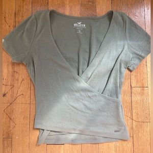 Hollister cross front tee
